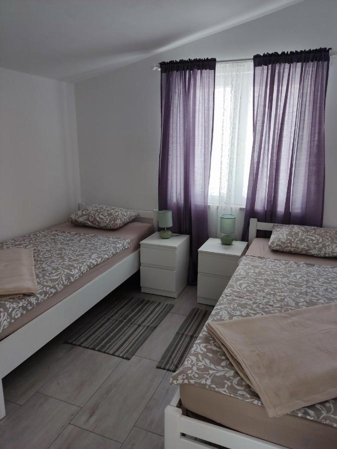 Apartmani Ima Rovanjska Esterno foto