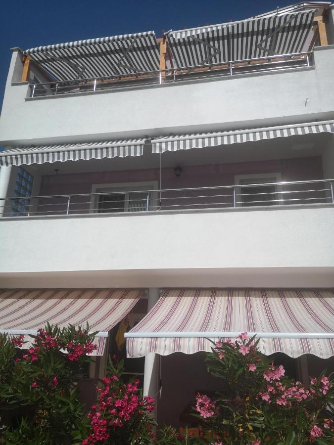 Apartmani Ima Rovanjska Esterno foto