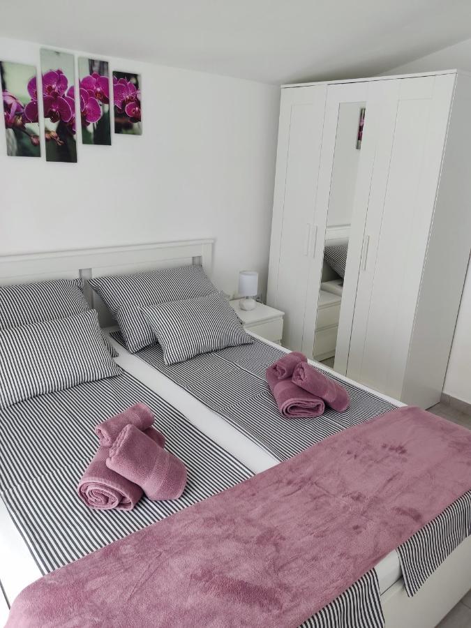 Apartmani Ima Rovanjska Esterno foto
